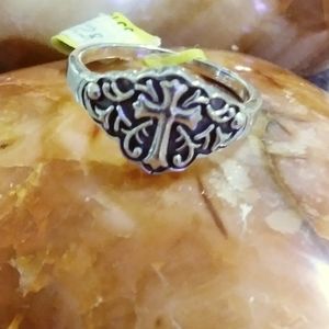 💥 SOLD💥FIRM PRICE)STERLING SILVER ORNATE CROSS RING. Sz 10